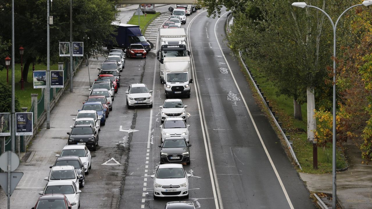 Cuatro heridos en una colisión frontal entre dos vehículos en la N-120