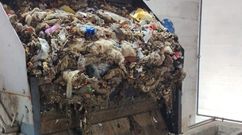 Restos acumulados en los equipos del sistema de depuraci�n del Concello de Vimianzo.