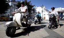 Las motos antiguas, y tambi�n los coches cl�sicos, recorrer�n ma�ana las calles de Ponteceso