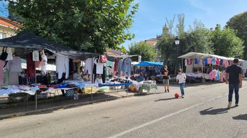 El da de la Feira da Carne es feria en Montederramo y las calles se llenan de puestos.