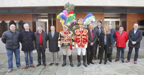 Representantes de los ocho concellos del Ulla participaron en la presentaci�n de la gu�a. 