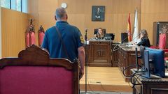 El acusado, durante la vista previa en Ourense, en la que acept� los hechos.