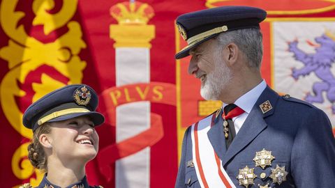 La princesa Leonor y el rey, mir�ndose