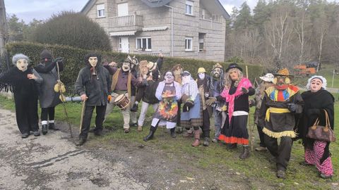 A Fonsagrada celebr� su carnaval infantil, con animaci�n y merienda, y los vecinos tambi�n se animaron a lucir los disfraces m�s creativos.