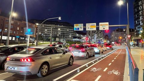 La apertura de la nueva rotonda de La Cruz Roja no ha descongestionado el trfico de acceso a la ciudad