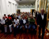 Louz�n (derecha), antes de comenzar la reuni�n. 