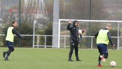 El cuerpo tcnico de Antonio Fernndez dirigi el primer entrenamiento tras la destitucin del tcnico