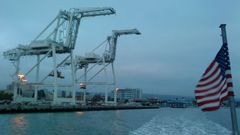 Gr�as en el puerto de portacontenedores gigantes de Oakland, en la bah�a de San Francisco