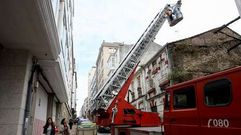 Los bomberos, en una reciente actuaci�n en Ferrol, pasar�n a cubrir un �rea de 163.000 habitantes.