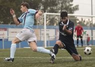 Los dos equipos se emplearon a fondo el pasado domingo en el campo de Callobre. 