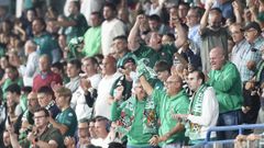 Aficionados del Racing durante un partido de esta temporada en A Malata. 