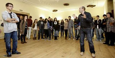 La primera jornada del hermanamiento incluy� una visita por parte de j�venes lusos de Cabeceiras de Basto al Pazo de Li�ares