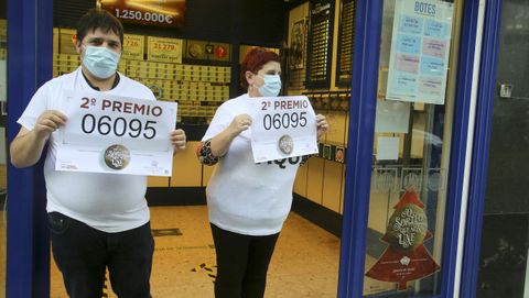 Carlos Fernndez y Marisol Lpez, de la administracin nmero 8 de Ferrol