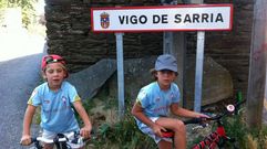 Vigo de Sarria es la aldea donde tienen su sede.