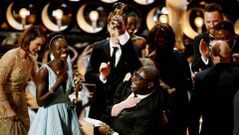 El equipo de �12 a�os de esclavitud� recogi� el premio Oscar a Mejor pel�cula