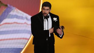 Bad Bunny, en la entrega de los Grammy. �Deb� tirar m�s fotos� fue reconocido como mejor �lbum