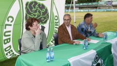 Marnotes Fern�ndez, escoltado por sus directivos Pinal y Gim�nez