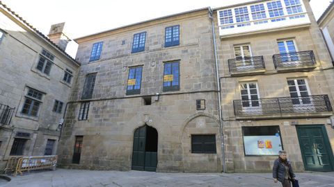 El pazo de Aranda, vecino del de Fondevila, tiene su primer piso en venta.