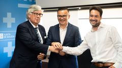 El presidente de la CEG, Juan Manuel Vieites; el conselleiro de Emprego, Jos� Gonz�lez y el secretario xeral de UGT, Crist�bal Medeiros. 