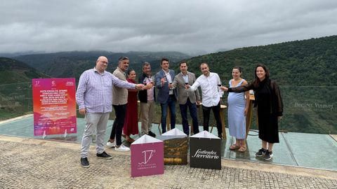 El programa del festival se presentó en la bodega Regina Viarum, en Sober, al borde del cañón del Sil.