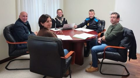 La reunin se celebr ayer en el consistorio de Muxa.