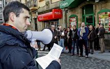 El presidente de la Fanpa, Alberto Pita, ley� ayer un comunicado antes de desplegar la pancarta.