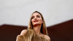 Angelina Jolie, en la alfombra roja de Venecia para la presentaci�n de �Maria�.