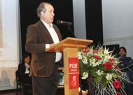 <span lang= gl >Presentaci�n da candidatura</span>. O auditorio municipal cercedense acolleu na noite do venres a presentaci�n da candidatura do PSOE de Cerceda, con Jos� Garc�a Li�ares ao fronte. Coa sala ateigada, deron a co�ecer o equipo co que os socialistas tratar�n de conquistar o sexto mandato consecutivo. 