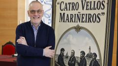 <span lang= gl >Jos� Vivero, no acto deste martes, cun dos carteis que anunciar� a homenaxe do 5 de agosto</span>