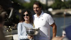 La pareja con el trofeo de la �ltima victoria en Roland Garros