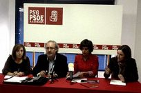 Meij�n y Paula Fern�ndez ?centro?, con Ana Doval y Bel�n Louzao.