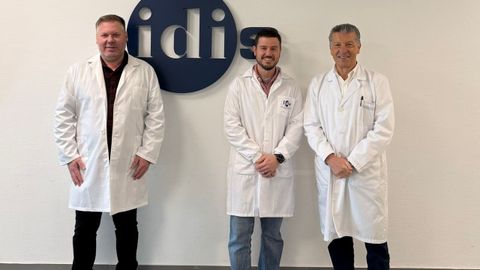 Los investigadores del IDIS Tom�s Sobrino, Alberto Ouro y Rogelio Leira, que han descrito un nuevo mecanismo de acci�n de la migra�a