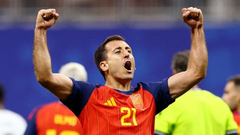 Oyarzabal festeja el triunfo frenta a Arabia Saud�, el primero de Espa�a en este Mundial.