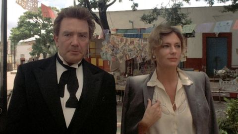 En «Bajo el volcán», la adaptación de John Huston de la novela de Malcom Lowry