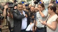 Huevazo a Pablo Iglesias en la manifestaci�n de los taxistas