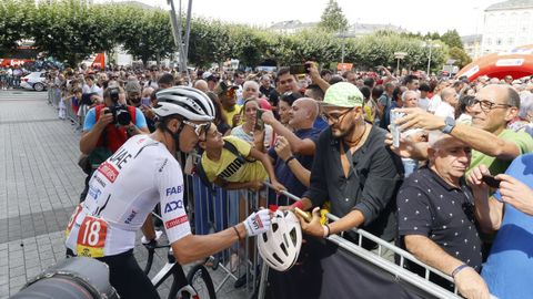 Previa a la salida de la etapa de La Vuelta en Lugo