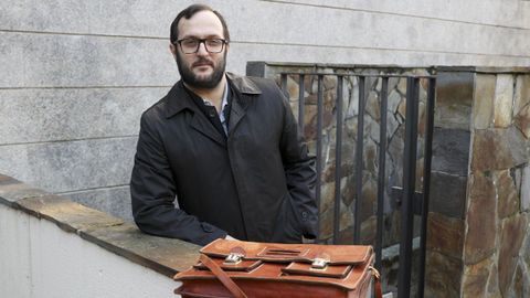 El abogado Alejandro Cortizas Cend�n forma parte del despacho Gabinete de Estudos Xur�dicos Avogac�a, con sede en Ferrol y Vigo.