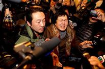 Crece el enfado de los familiares reunidos en un hotel de Pek�n ante la falta de avances en la b�squeda.