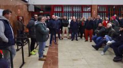 Los trabajadores del transporte celebraron asambleas la noche del viernes en Santiago, Ferrol y A Coru�a (en la imagen)