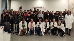 Alumnos de As Telleiras en el servicio de Pediatra del Centro de Salud de Narn. 