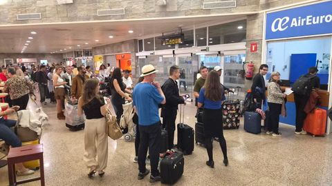 Pasajeros afectados por los desv�os a causa de la niebla