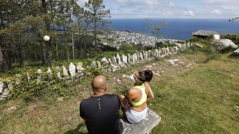 En  los miradores no falta un banco, como en Monte Castelo-Burela