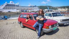 V�ctor y Silvia con la �ltima incorporaci�n, un Seat 127 familiar reci�n llegado de Italia. 