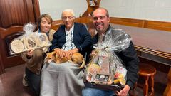 Los concelleiros compartieron el momento con Encarnaci�n.
