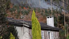 Una quema forestal autorizada provoca un incendio en Suegos. Viveiro