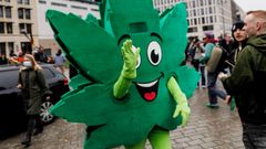 Manifestante a favor de la legalizaci�n del cannabis