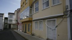 Casa precintada por la Guardia Civil, ubicada junto al Campo da Cabana
