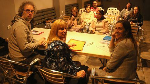 La asociaci�n que preside Maite V�zquez celebr� este domingo una asamblea en El Garaje, en Viveiro