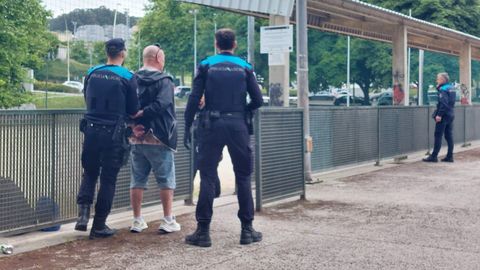 Agentes de la Polic�a Local de A Coru�a detuvieron al supuesto agresor.