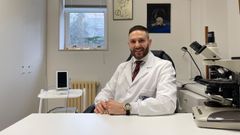 El barbanzano, en su despacho en la Unidade de Medicina Oral de la facultad de Odontolox�a de la USC.